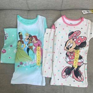 2-2 piece girls size 5 Disney Minne Mouse PJ’s
